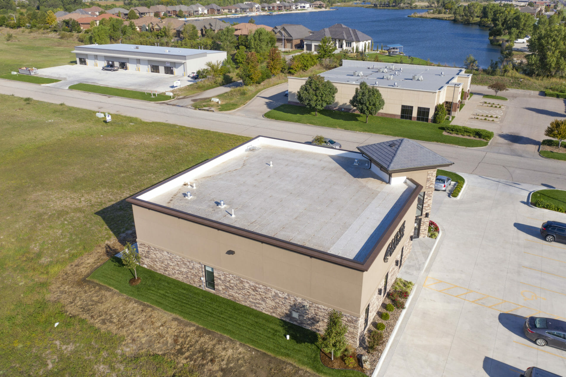 Flat roof installation