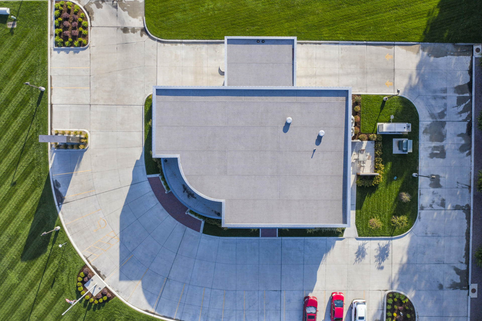 Commercial building roofing